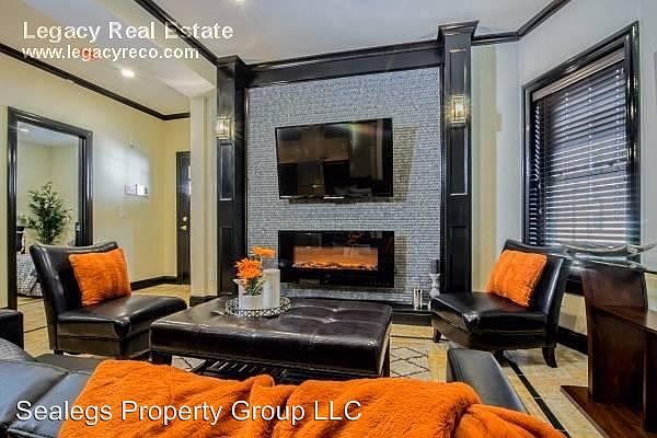 2nd image of 110 Waterman St APT 1F