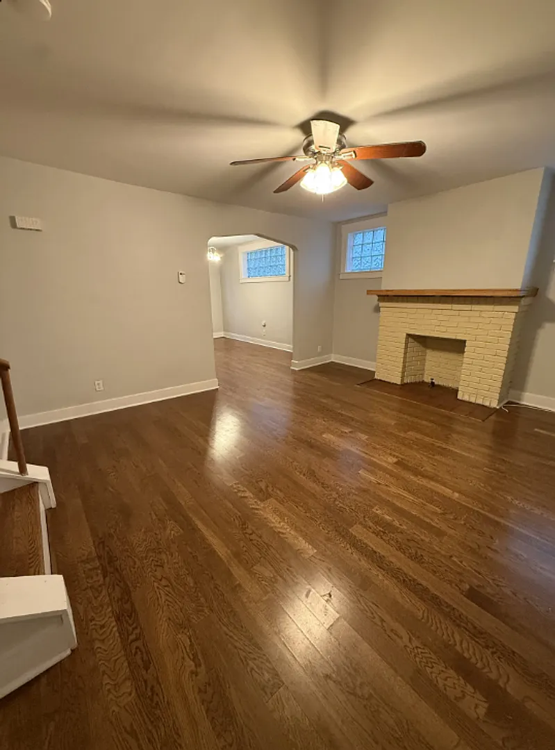 3-Bedroom, 1.5-Bath Home in Pittsburgh's Greenfield Neighborhood — Photo 2
