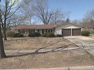 904 N Glenn Dr, Palatine, IL 60074