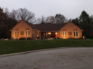 52444 Silverleaf Ct, Granger, IN 46530