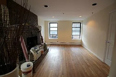 Rented by R New York