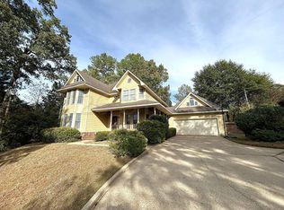 1516 Forrest Hill Dr, Columbus, MS 39701