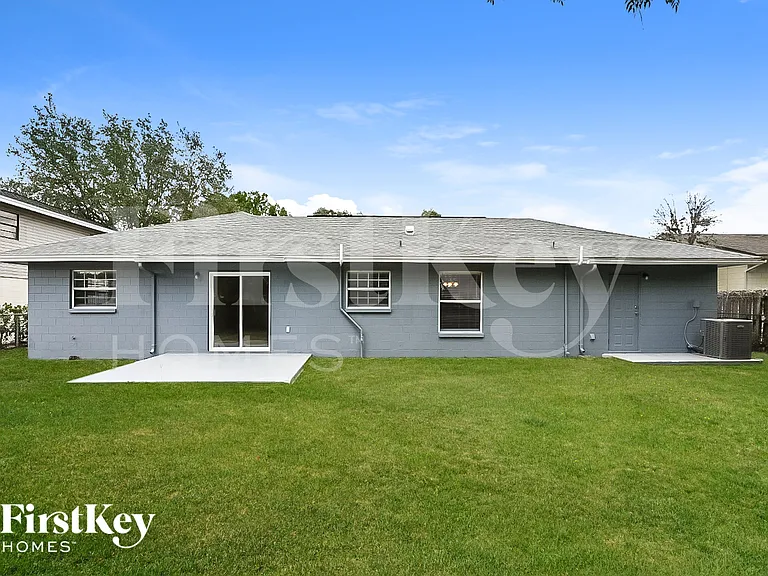 718 Kingswood Loop — Photo 14