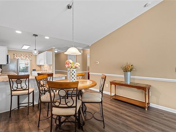 3rd image of 3018 Hyde Place Cir