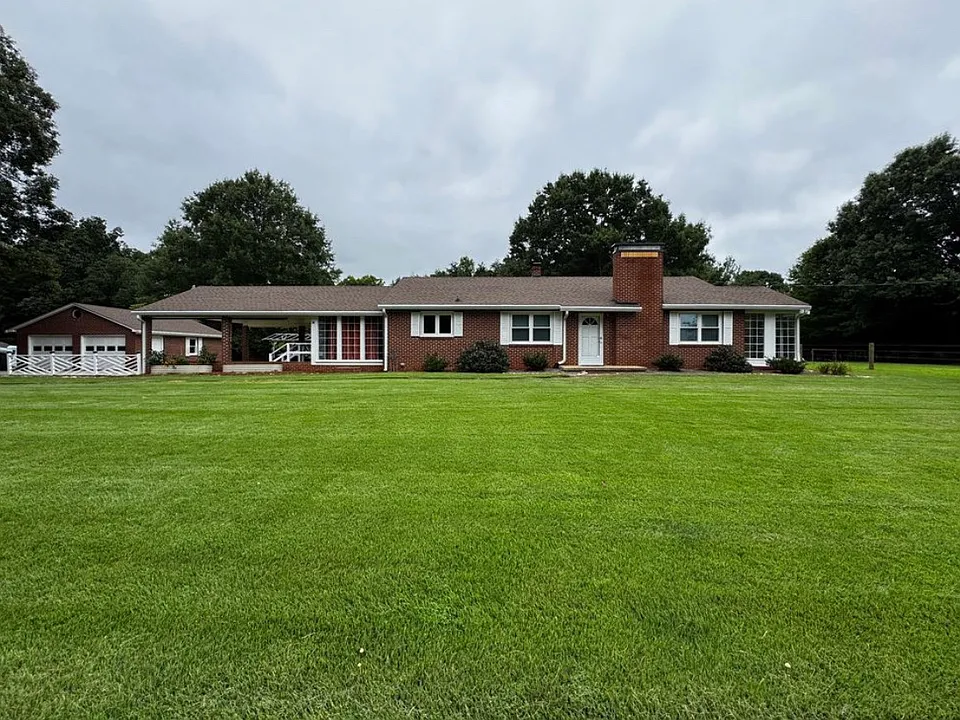 4011 Rolling Hill Dr