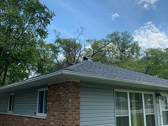 3rd image of 334 Blackhawk Dr