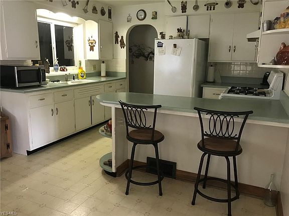 5th image of 707 Warren Ave