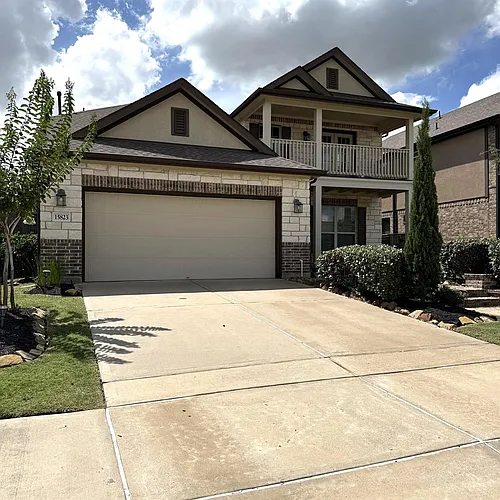 15823 Vanderpool River Dr Photo 1