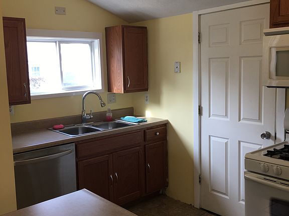 3rd image of 208 W F St