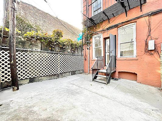 1st image of 813 Rogers Ave APT 1R
