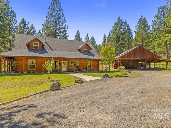 1076 Swenson Ln, Deary, ID 83823