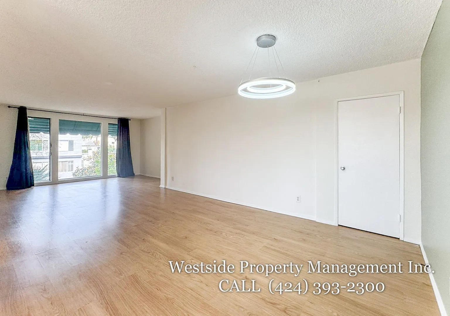 Spacious & Bright Front Corner 1BD/1BA — Photo 4