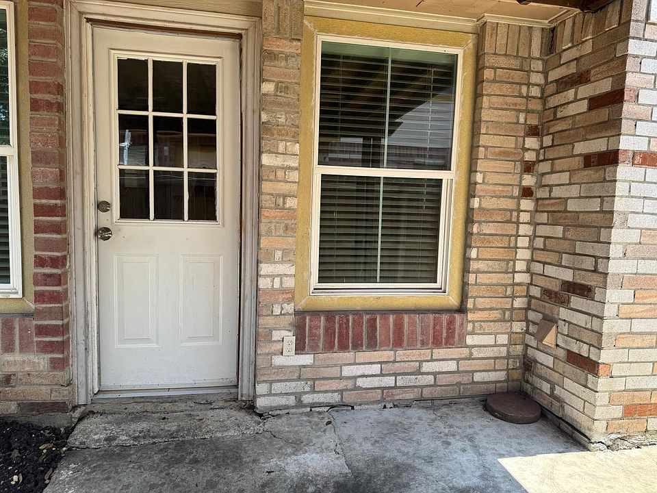 1st image of 5206 Pond Lk