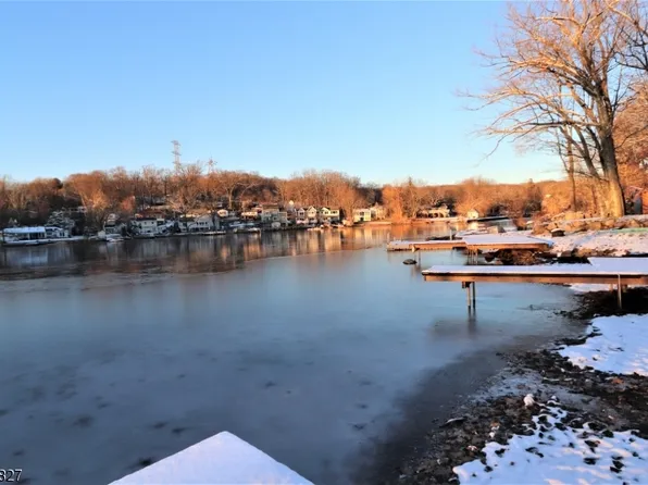 13 Winona Trl, Jefferson Twp., NJ 07849