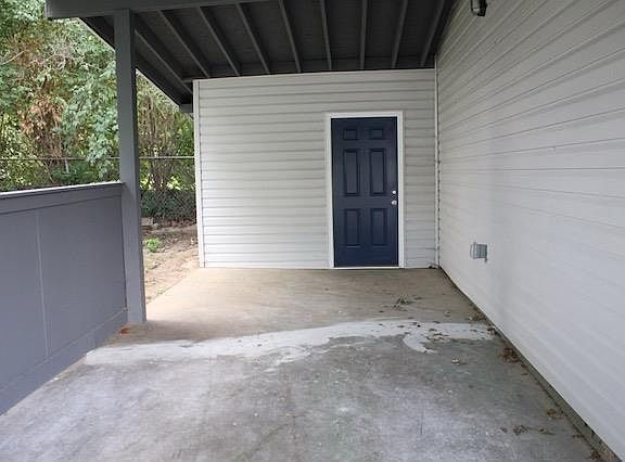3rd image of 619 Brotherton Ln