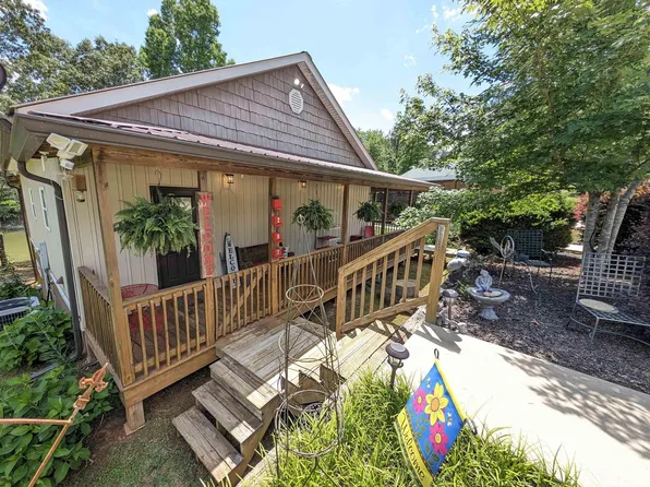 207 Lakewood Dr, Wedowee, AL 36278