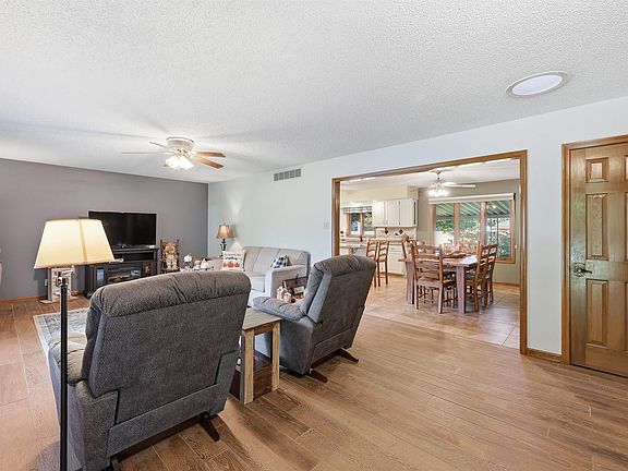 5th image of 3720 SE 27th Ter