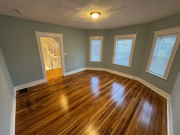 35 Cameron Ave #2L — Photo 3