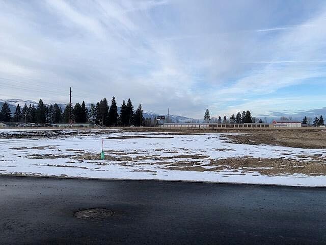2nd image of 82 Rock Chuck Rd