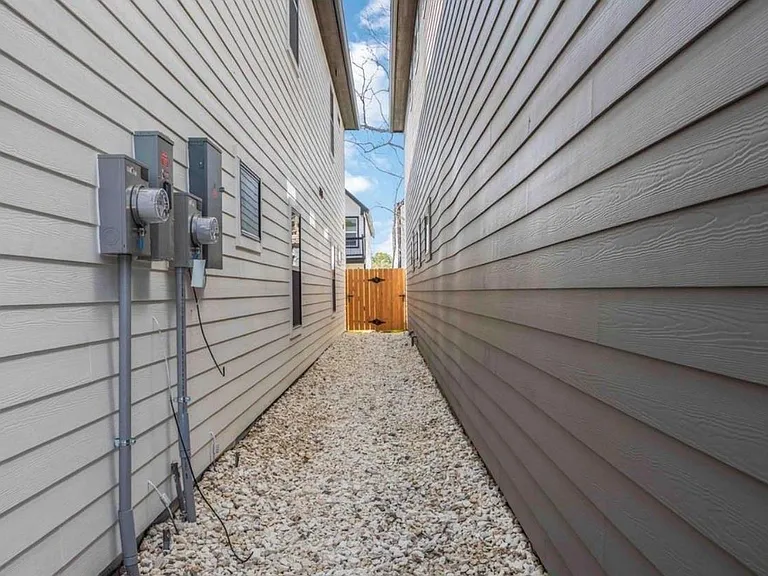 8011 Cora St #A — Photo 13