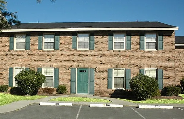 Chestnut Arms Apartments
