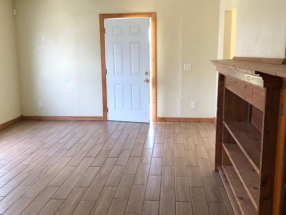 3rd image of 601 SW 32nd St