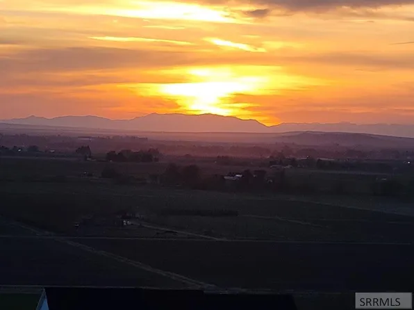 5860 N Enos Dr, Idaho Falls, ID 83401