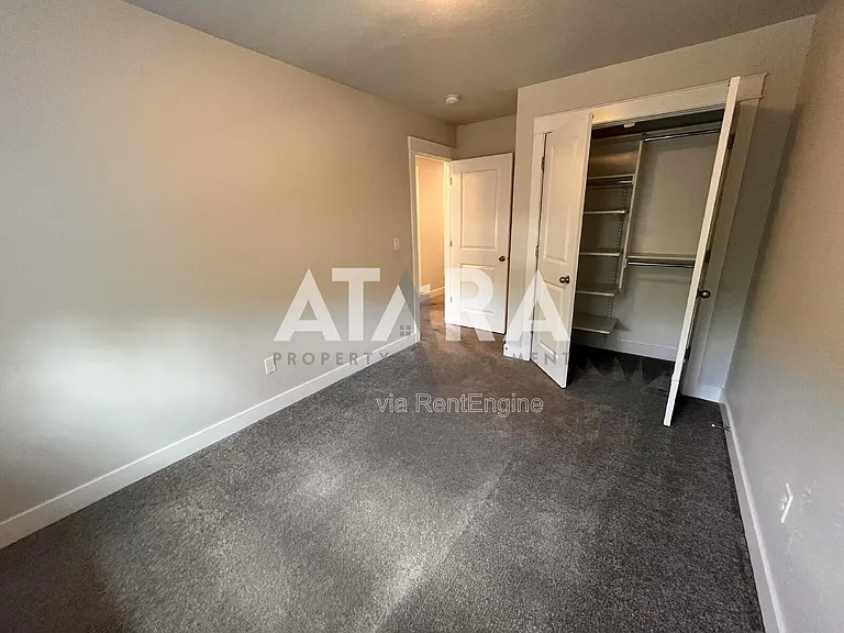 291 E Grace Ln — Photo 29