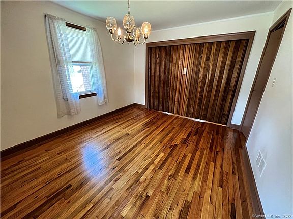3rd image of 573 Henry Avenue Ext