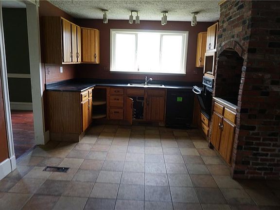 4th image of 14 Needham St