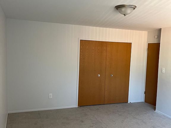 4th image of 223 Villa Ln