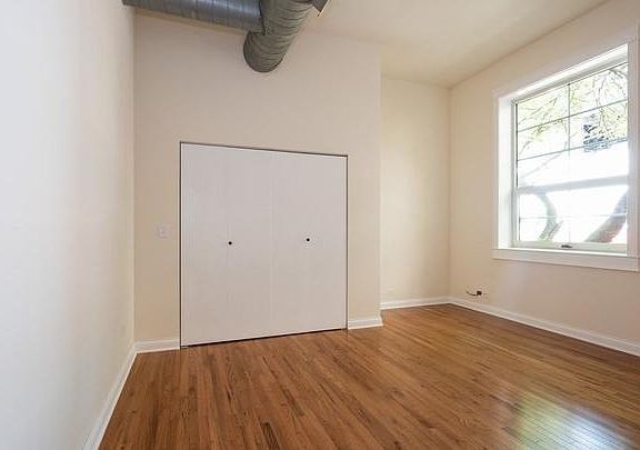2nd image of 3040 N Ashland Ave #1