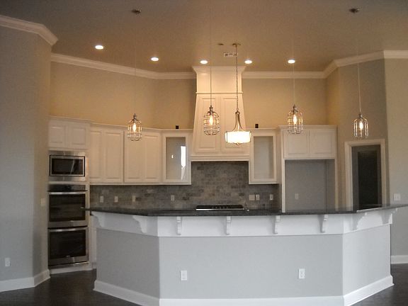 4th image of 1621 Nw 199th Street