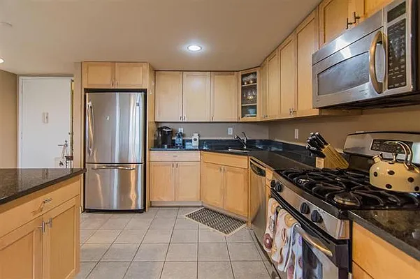Sold by Century 21 Innovative Realty | media 48