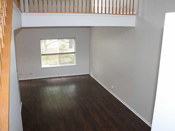 3rd image of 833 Asbury Dr