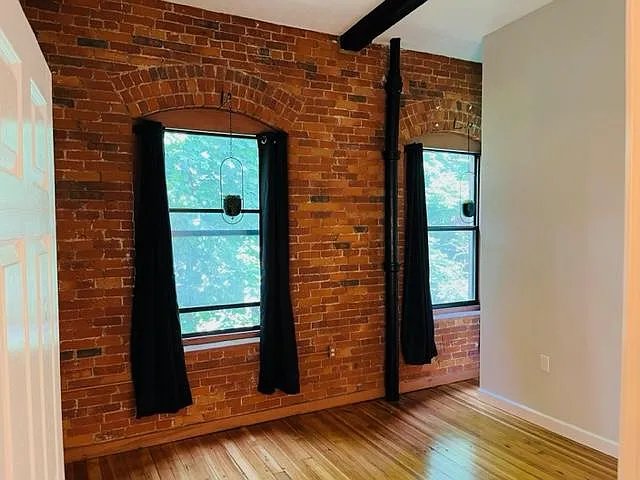 222 Williams St E #405 — Photo 13