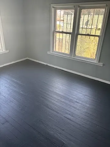 551 E Southcross Blvd — Photo 10
