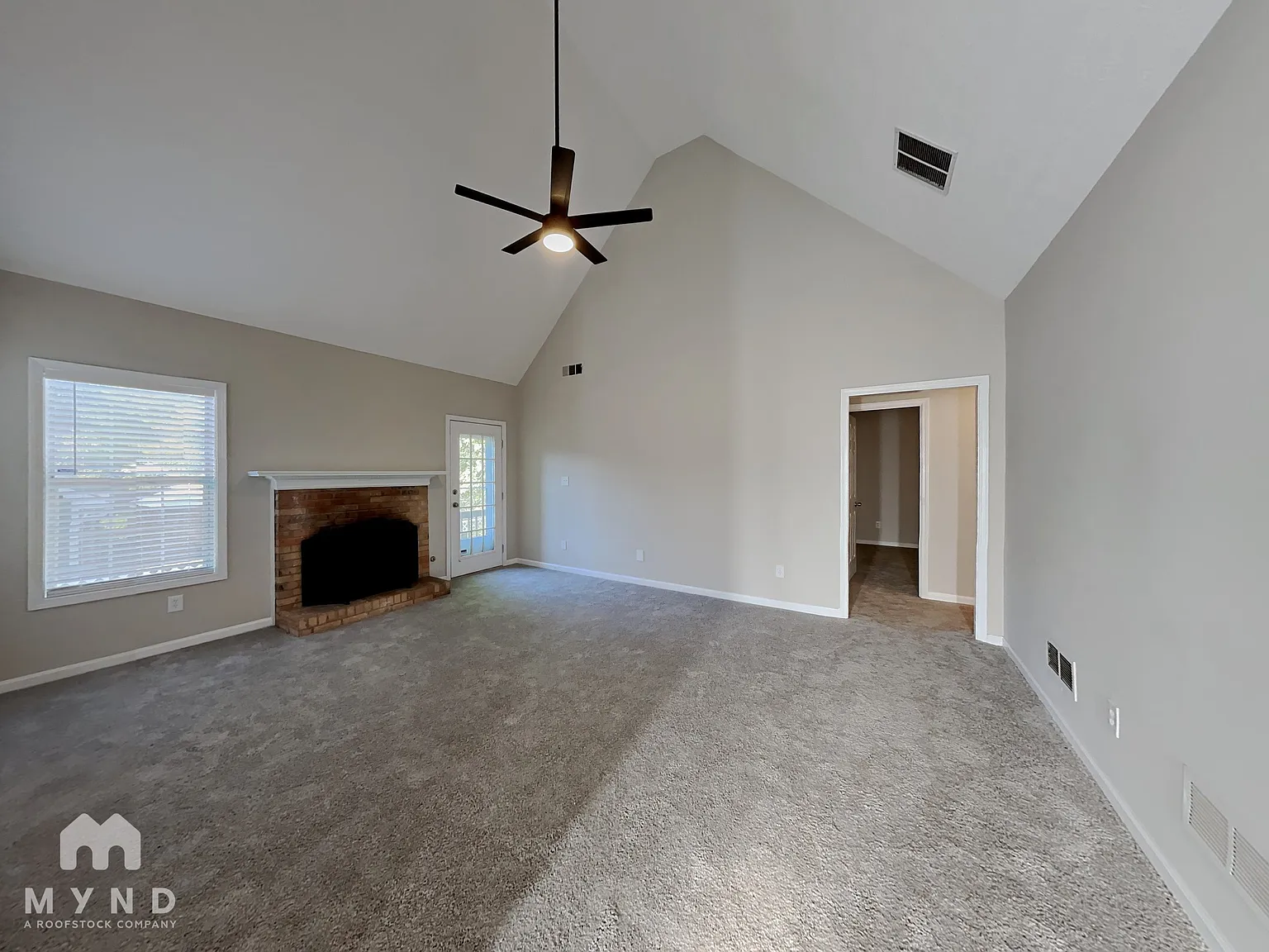 3 bed, 2.0 bath, 1869 sqft, $2,025 — Photo 4