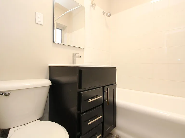 1953 N Cleveland Ave #2F — Photo 12