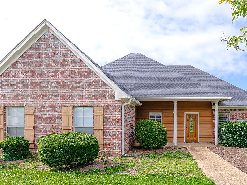 1st image of 103 King Arthur Ln