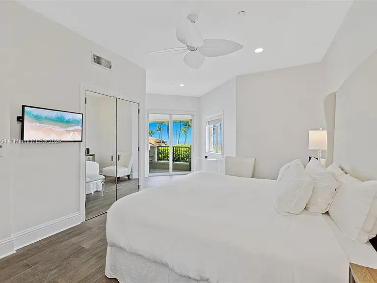 15122 Fisher Island Dr #15122 — Photo 12