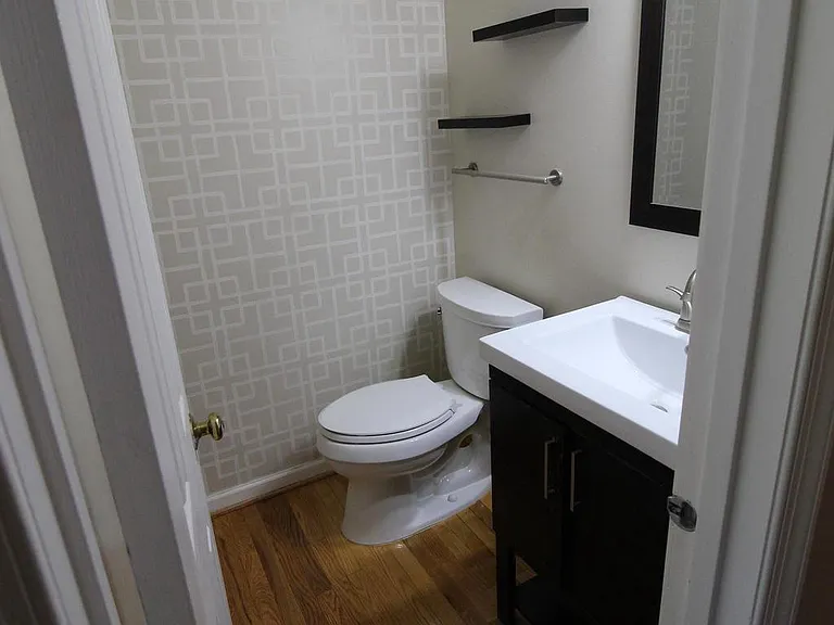6055 Meyers Landing Ct — Photo 10