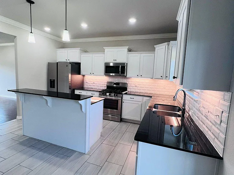 601 Holly St — Photo 20