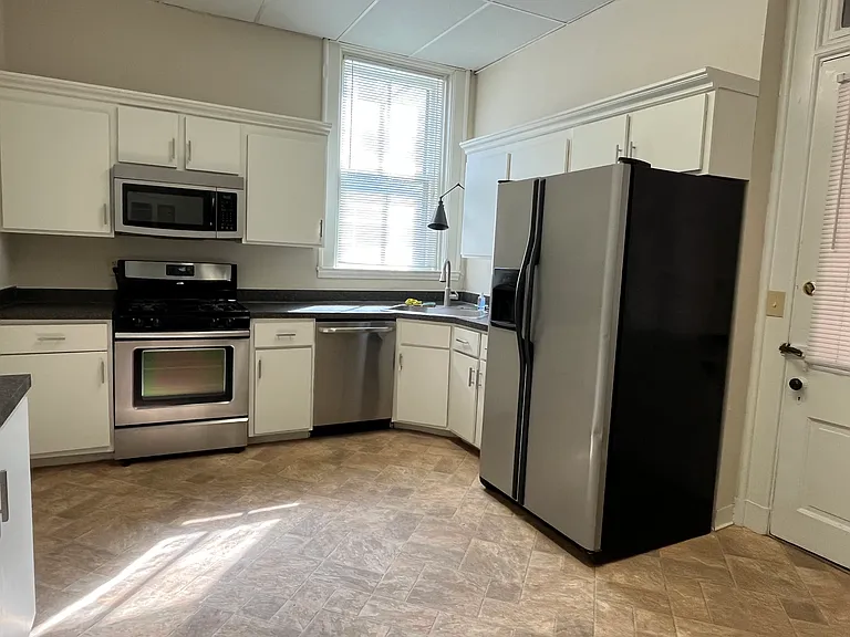 2410 Ashland Ave #1 — Photo 6