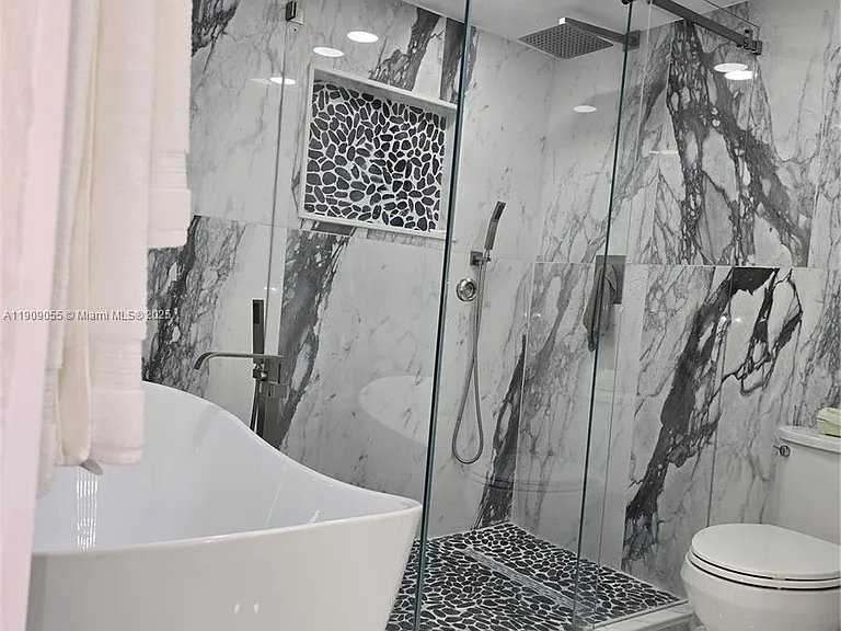 6010 S Falls Circle Dr #206 — Photo 31