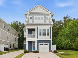 121 Topsail Ln, Yorktown, VA 23693
