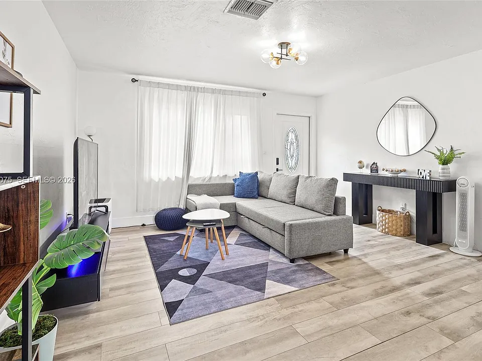 11002 NE 13th Ave