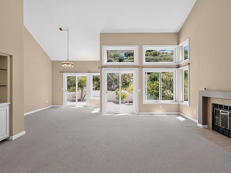 12137 Putting Green Row — Photo 4