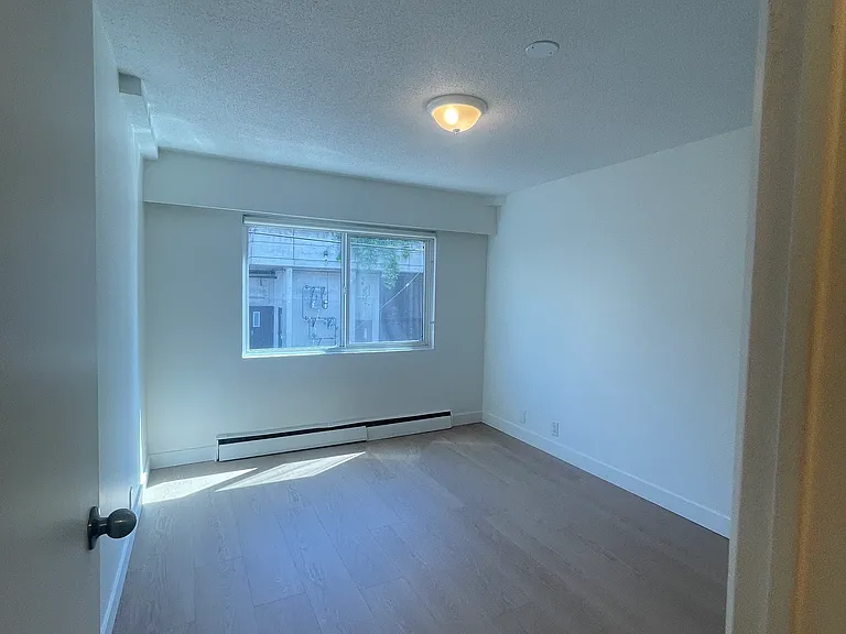 2228 Franklin St #208 — Photo 5