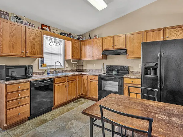 5121 Springfield Ave NW, Roanoke, VA 24017